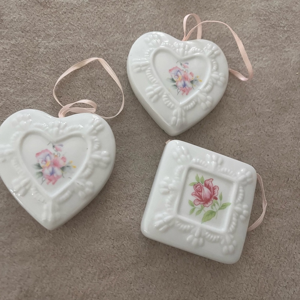Floral ceramic heart  vintage ceramic potpourri holders set of 3 vintage